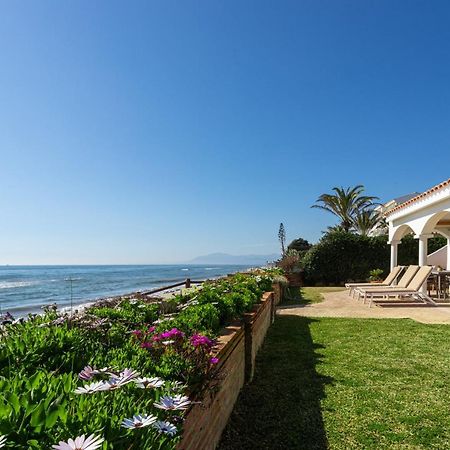 Charming Villa On The Seafront Марбелья Екстер'єр фото