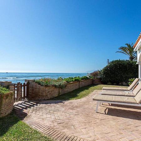 Charming Villa On The Seafront Марбелья Екстер'єр фото